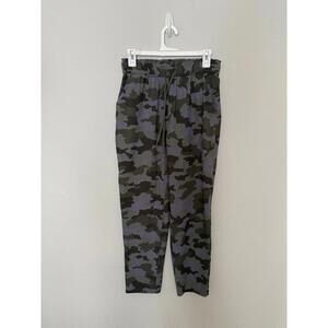 Lululemon on the fly pants size 6
